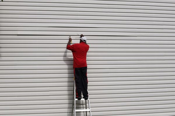 Loose Siding Repair in Auburn