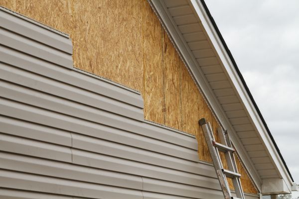 Loose Siding Replacement in Auburn